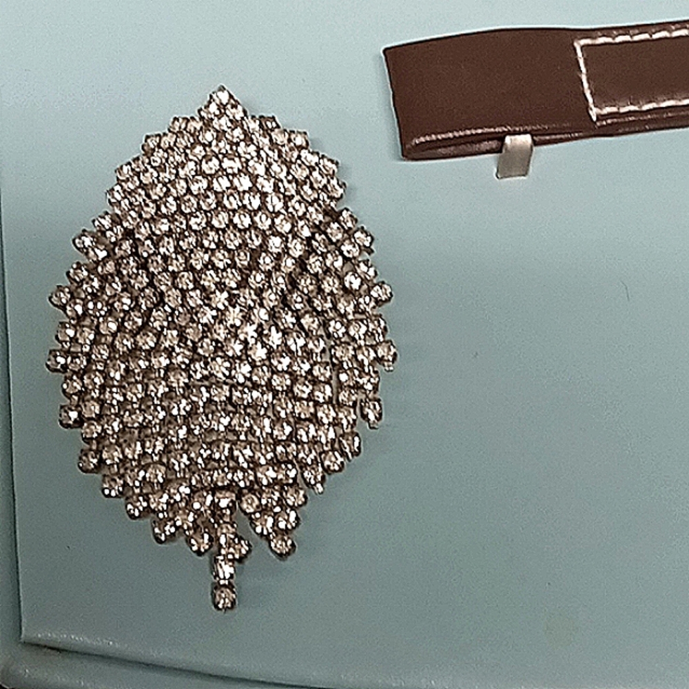 80's Rhinestone Dangle Brooch - image 1